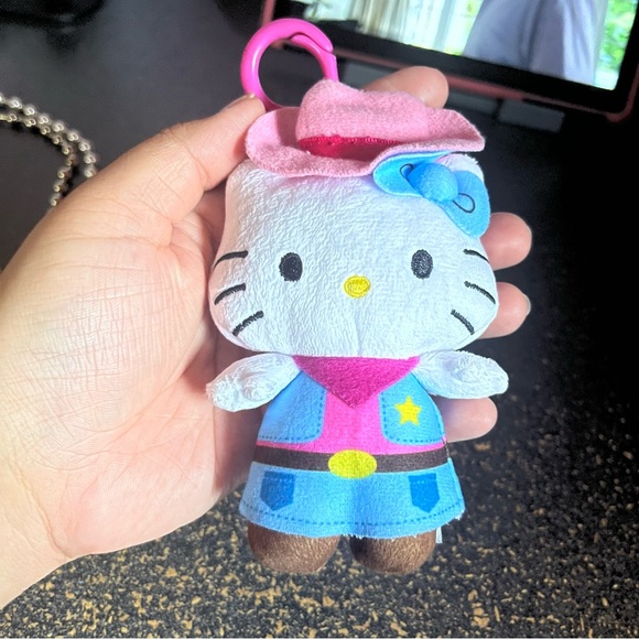 Hello Kitty Bundle - Picture 5 of 8